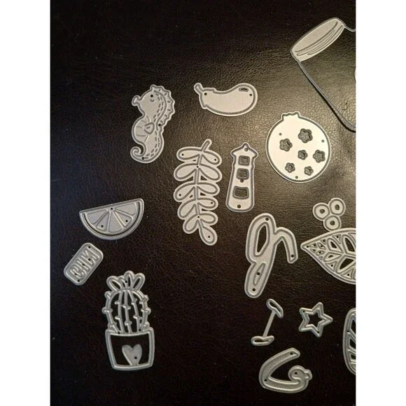 Craft Buddy Die Cutting Machine, 2 Plates, 30 Pc Metal Die, & New Paper - Picture 8 of 16